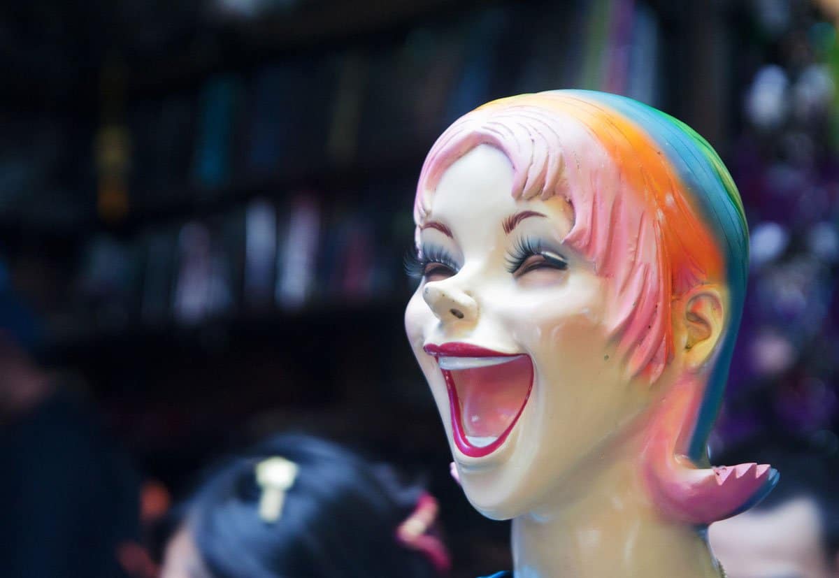 Pop-art mannequin with a big smile